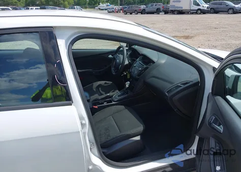 2015 Ford Focus Se z USA, uszkodzony, nr VIN 1FADP3F27FL202192